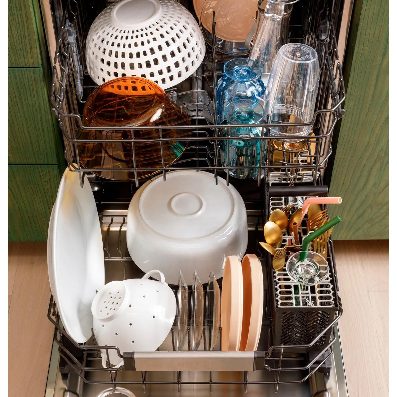 Café 24-inch Built-in Dishwasher with WiFi CDT858P3VD1