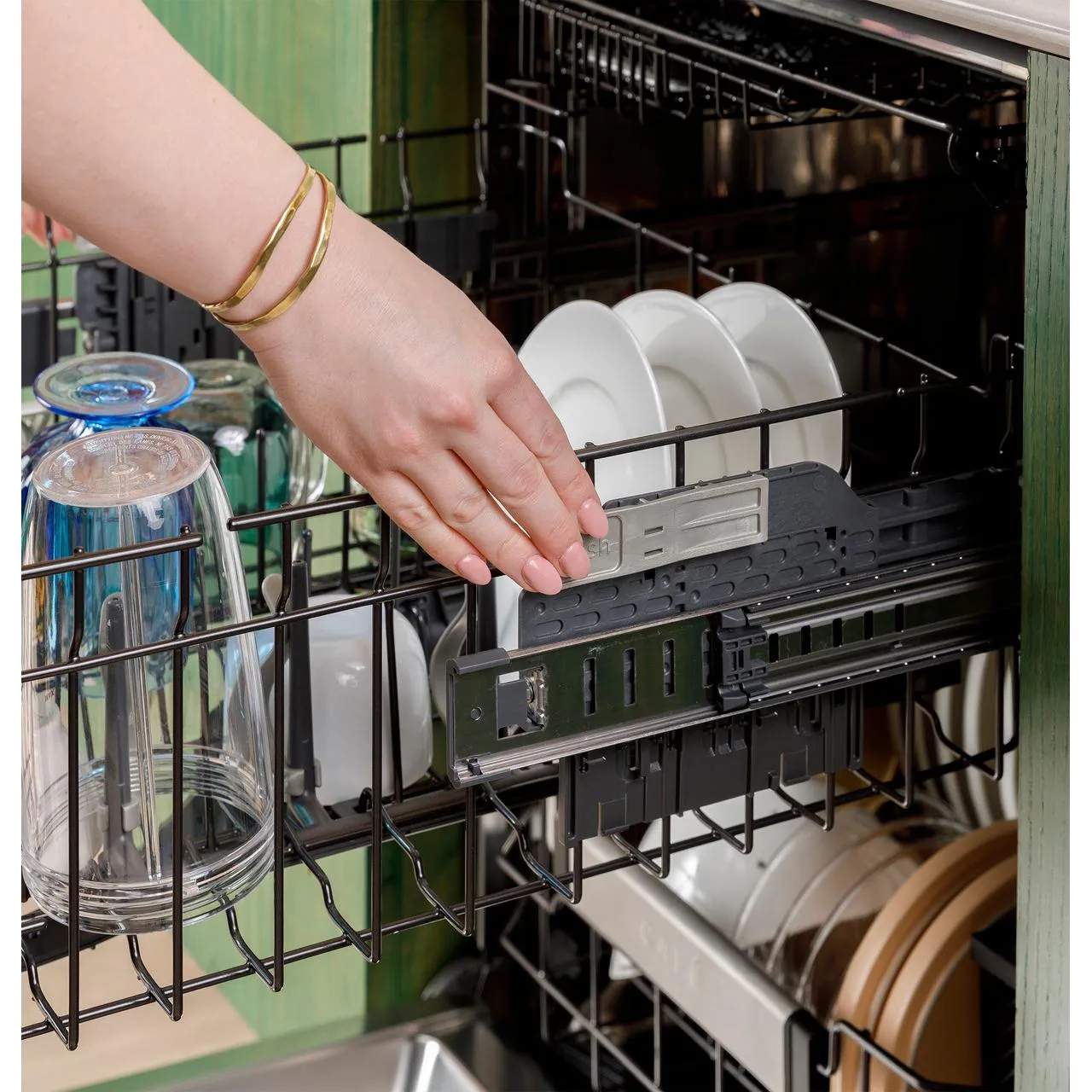 Café 24-inch Built-in Dishwasher with WiFi CDT858P3VD1