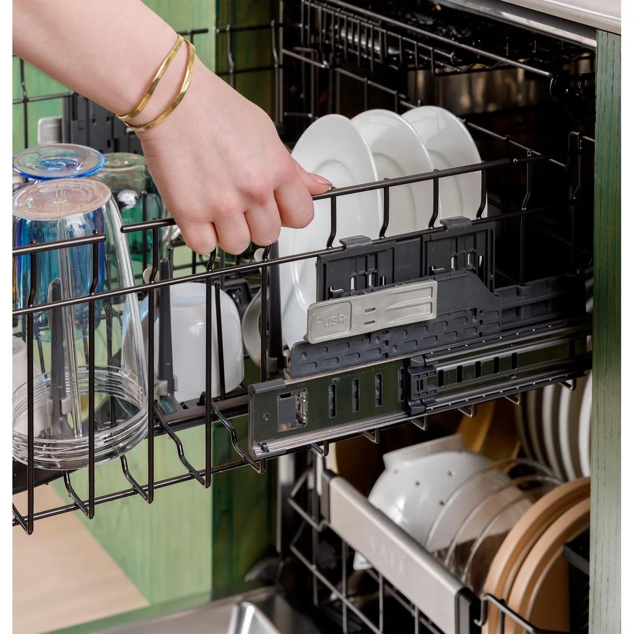 Café 24-inch Built-in Dishwasher with WiFi CDT858P3VD1
