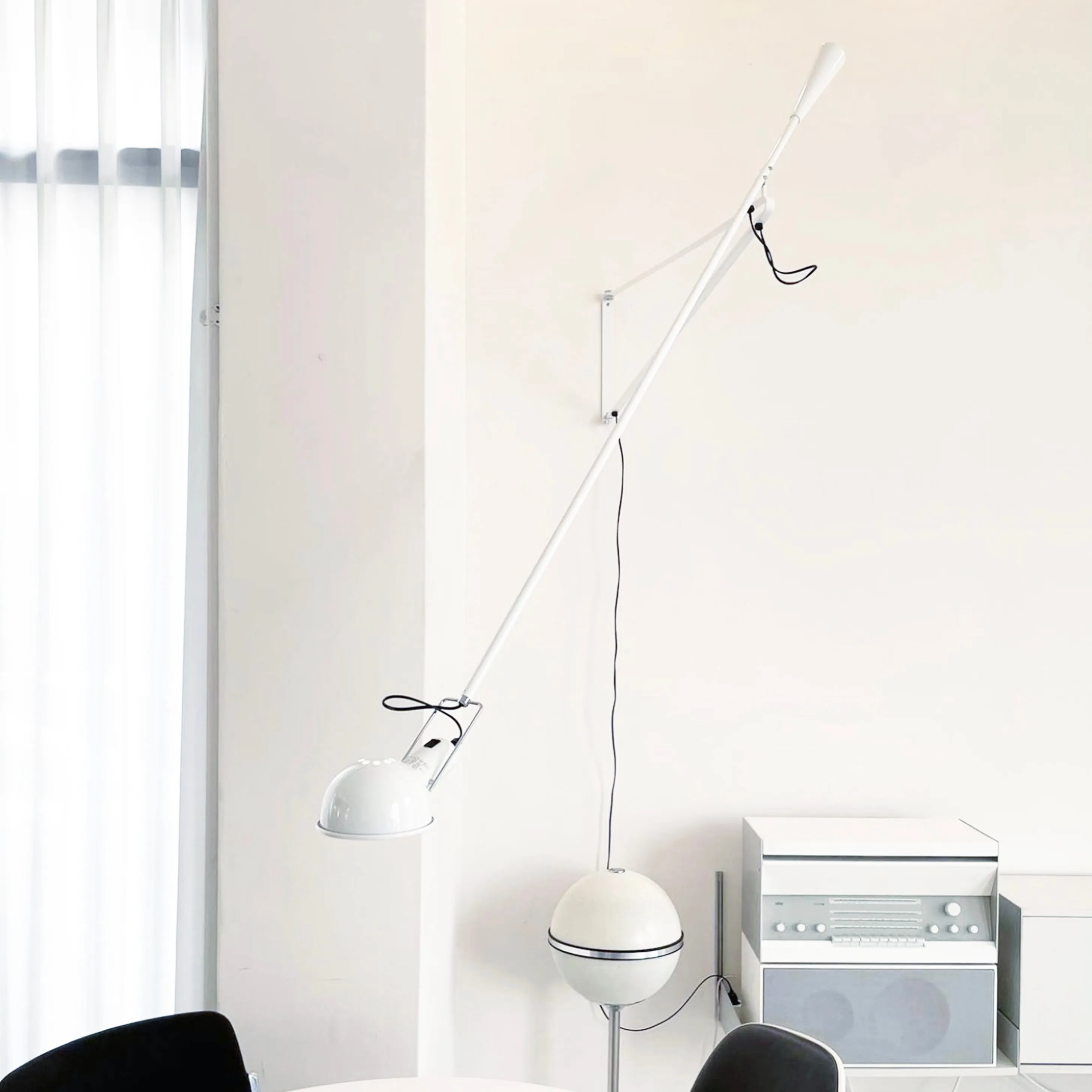 Crescendo Long Arm Wall Light