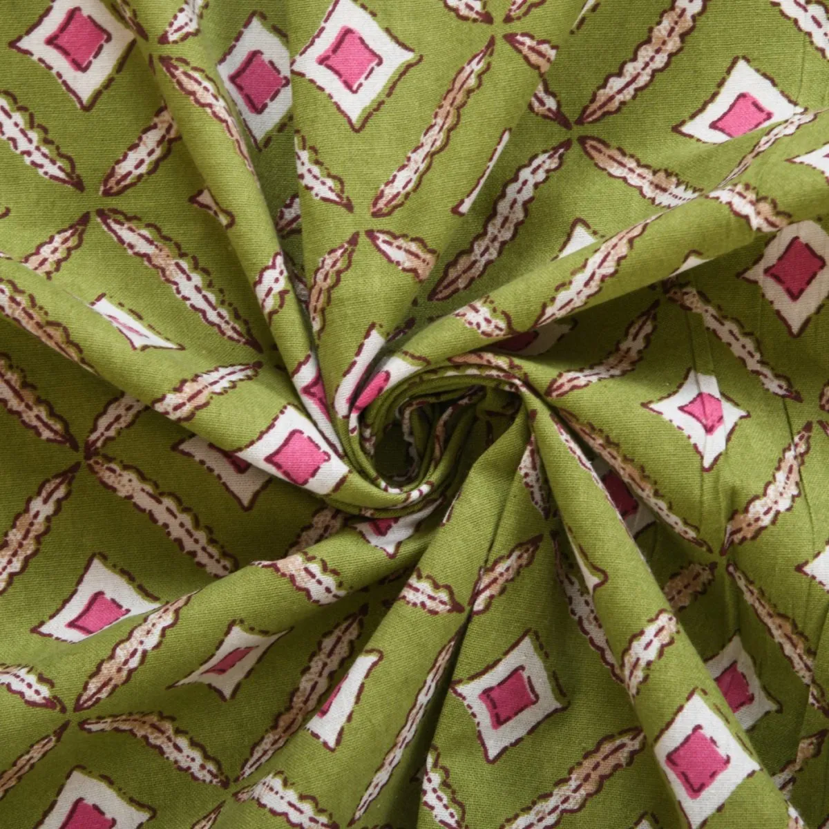 Jaipuri Print Pure Cotton Super King Size Bedsheet with 2 Pillow Covers