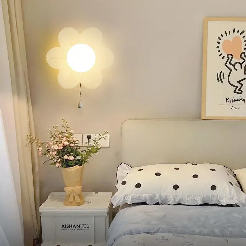 Modern Minimalist Cream Flower Resin LED Wall Sconce Lamp For Bedroom