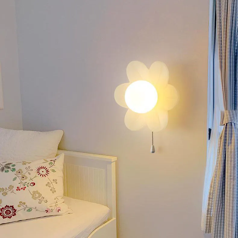Modern Minimalist Cream Flower Resin LED Wall Sconce Lamp For Bedroom